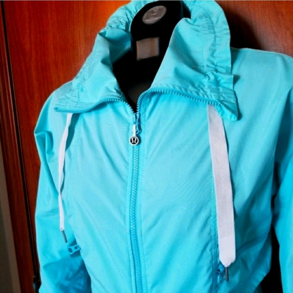 💙Lululemon Seek The Peak Jacket 6💕 - Picture 4 of 6